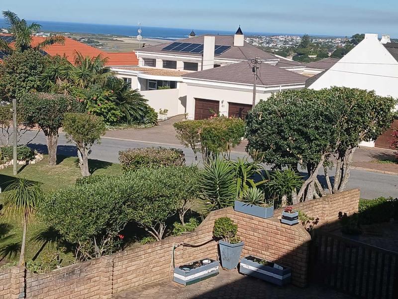 5 Bedroom Property for Sale in Stilbaai Wes Western Cape